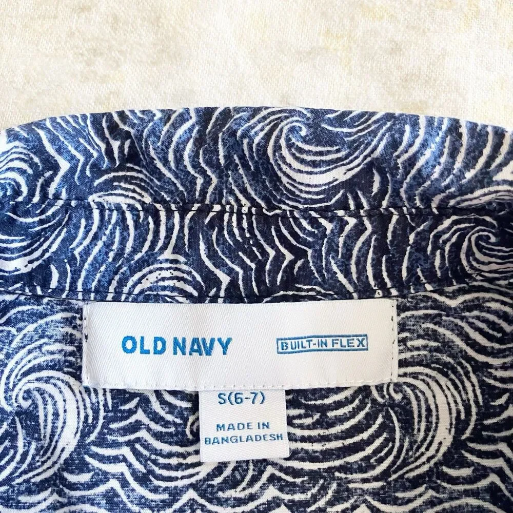 Old Navy Built In Flex Wave Shirt Boys Sz 6-7 Navy Blue Short Sleeve Button Down